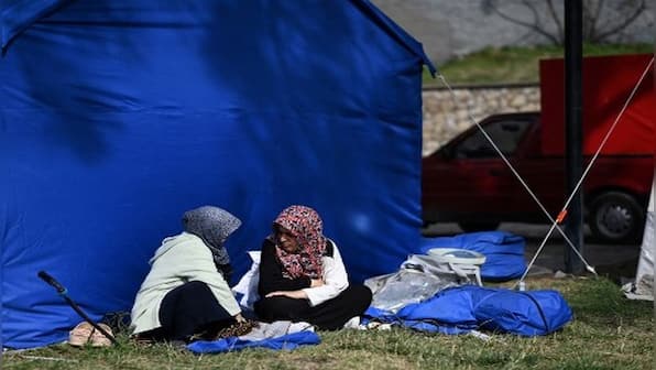 Refusing to leave home, Turkey earthquake survivors live on streets beside ruined houses