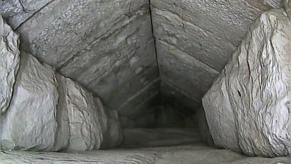 What do we know of the tunnel found in the Great Pyramid of Giza? Why is it significant?