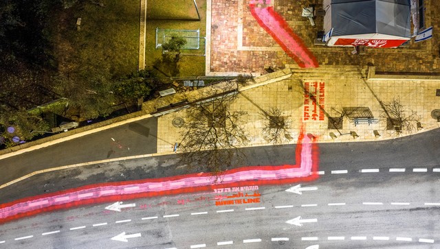 Israeli protesters paint 'red line' leading to Supreme Court after Netanyahu rejects compromise on judicial reforms Israeli protesters paint 'red line' leading to Supreme Court after Netanyahu rejects compromise on judicial reforms