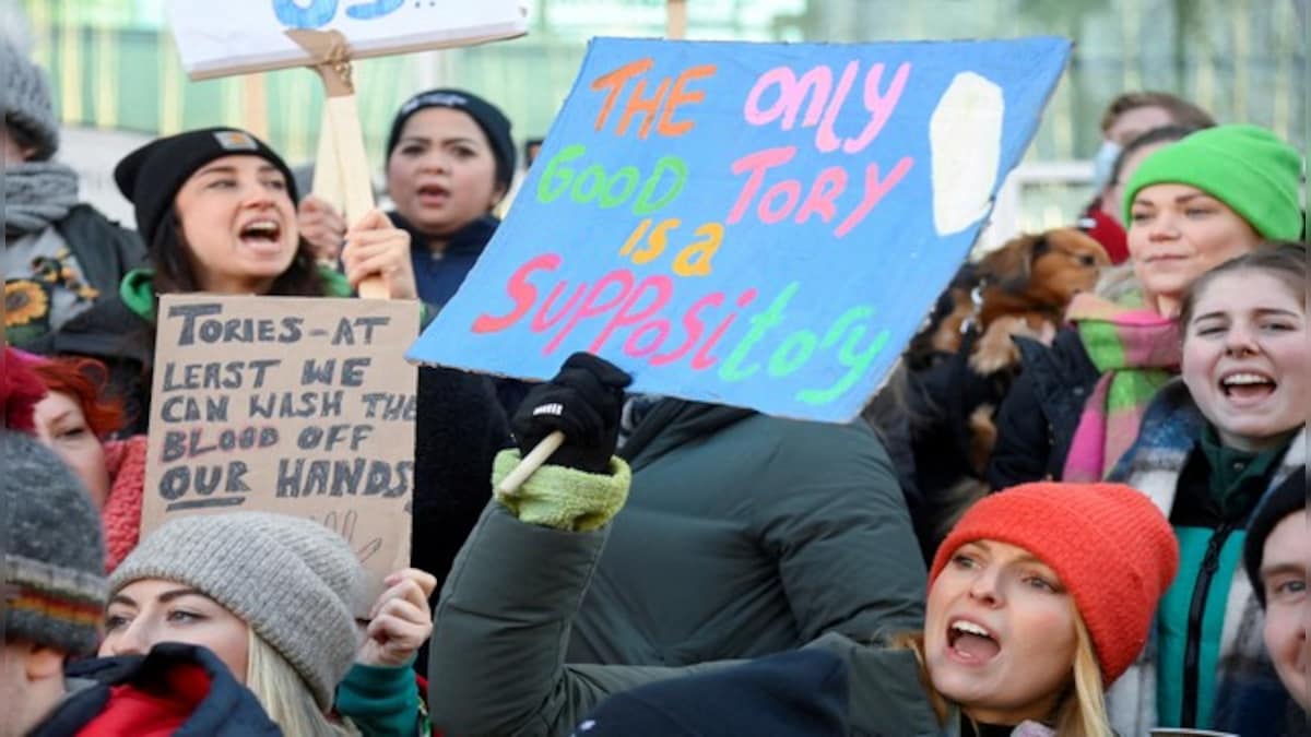 UK govt, health unions agree pay deal in bid to end NHS strikes