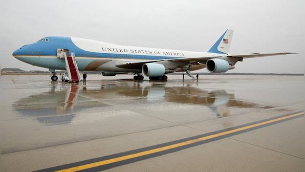 Pentagon probes lapse in Boeing security credentials for Air Force One
