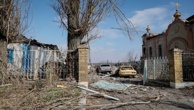 Ukraine shuts 'post-apocalyptic' battlefield town to civilians Ukraine shuts 'post-apocalyptic' battlefield town to civilians