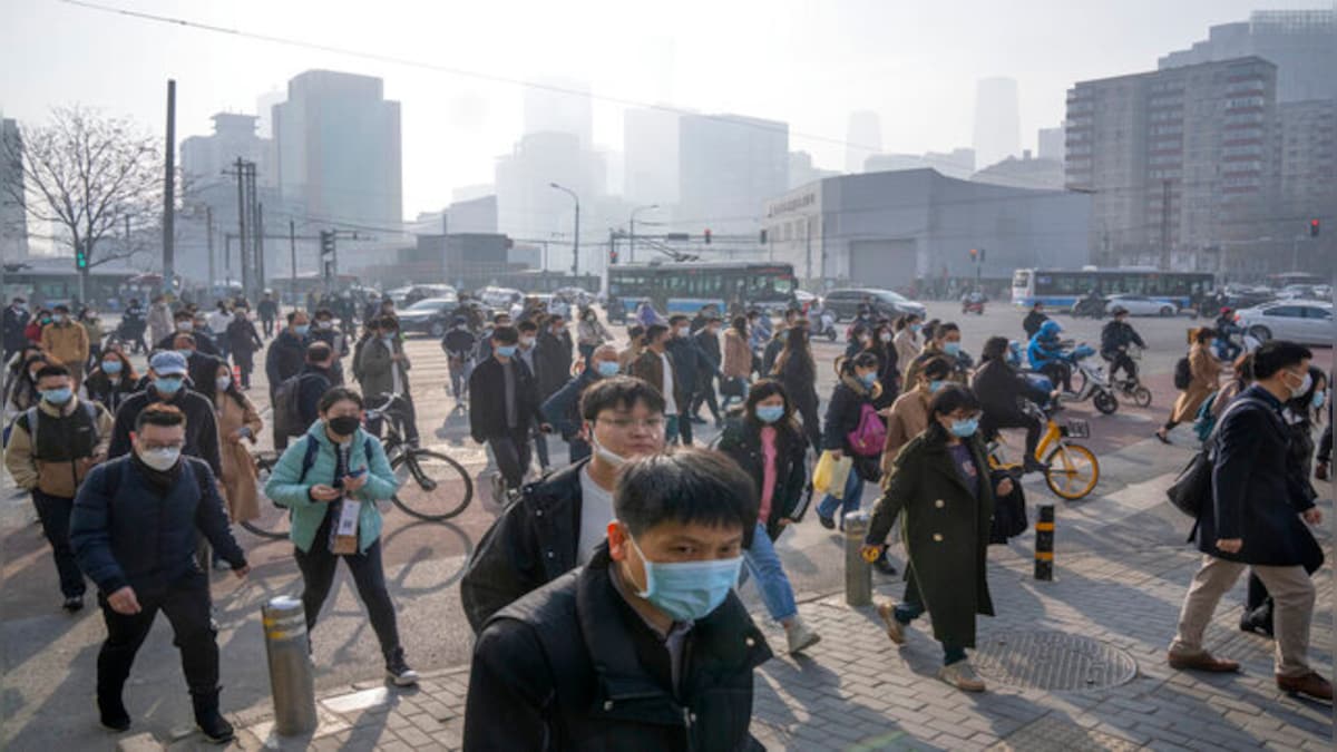 China is aging fast, will retire people late to deal with problem