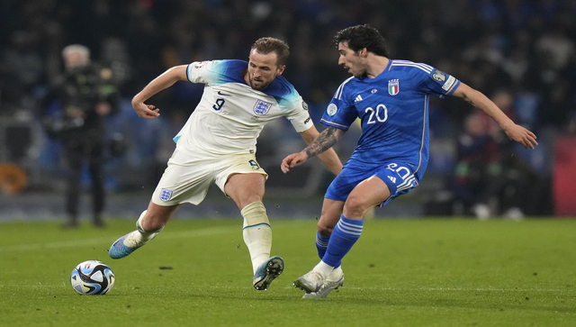 Gareth Southgate hails Harry Kane's 'strength' after breaking England goal record Gareth Southgate hails Harry Kane's 'strength' after breaking England goal record