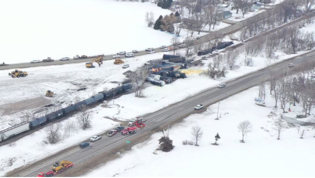 Authorities lift evacuation order in Minnesota town after train derails Authorities lift evacuation order in Minnesota town after train derails