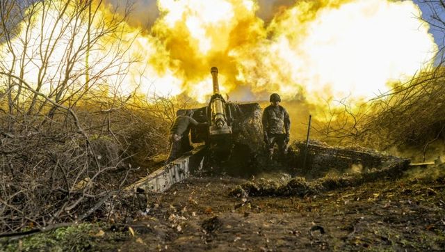 Situation 'critical': Ukraine forces hung onto Bakhmut as Russians advance Situation 'critical': Ukraine forces hung onto Bakhmut as Russians advance