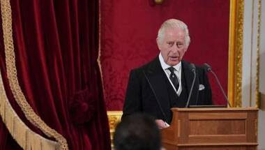 Coronation souvenirs boost struggling English ceramics industry