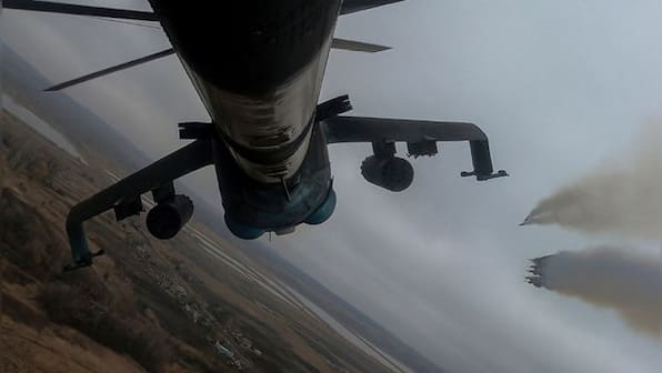 'Ukraine with NATO, Russia would get a neighbour from unfriendly bloc that plans to make nuclear weapons': Medvedev