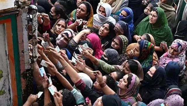 Four elderly people killed while collecting free flour in Pakistan's Punjab province: Officials Four elderly people killed while collecting free flour in Pakistan's Punjab province: Officials