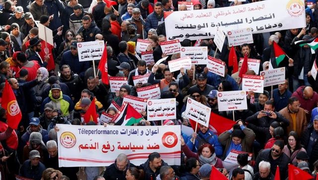 Tunisian union holds biggest protest yet against president Tunisian union holds biggest protest yet against president