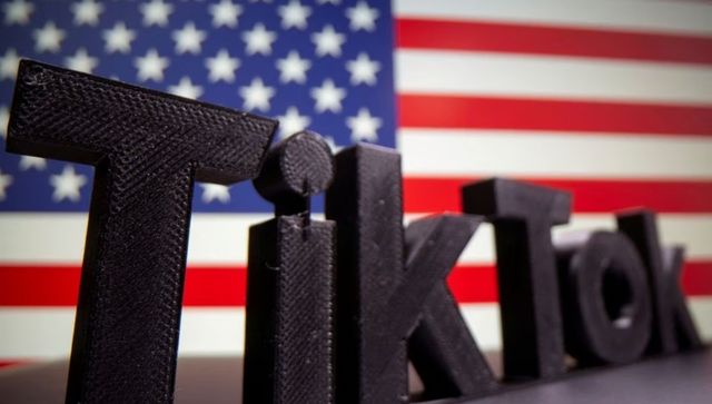 US threatens TikTok ban if Chinese owners don't sell stake - WSJ US threatens TikTok ban if Chinese owners don't sell stake - WSJ