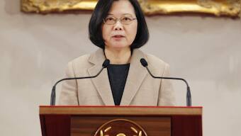 Taiwan president starts sensitive US visit