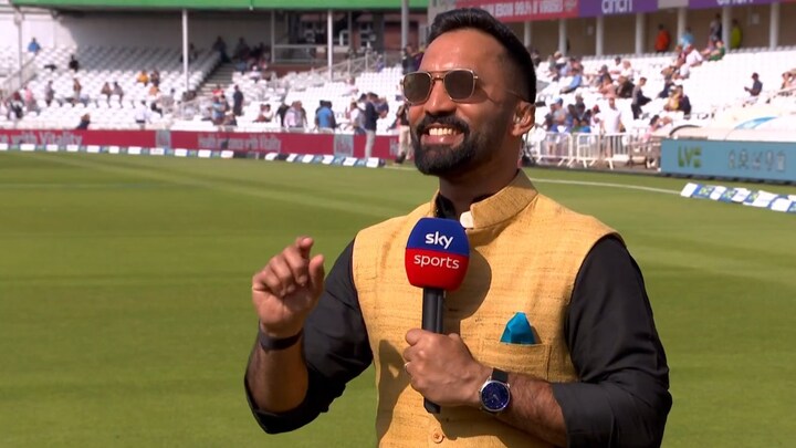 MS Dhoni said he really enjoys my commentary, says Dinesh Karthik