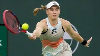 Indian Wells 2023: Elena Rybakina routs Swiatek to set up final with Aryna Sabalenka