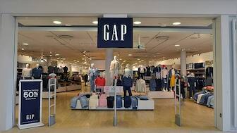 Gap announces executive shakeup amid losses in holiday quarter, drop in sales
