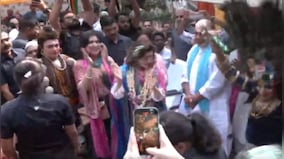 Watch: US Secretary of Commerce participates in Holi celebrations at Rajnath Singh's residence