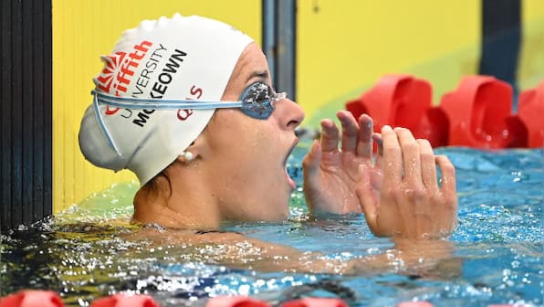 Triple Olympic champion Kaylee McKeown breaks 200m backstroke world record