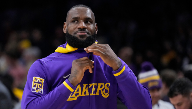 NBA: LeBron James reveals opting out of foot surgery to aid Lakers' push for playoffs NBA: LeBron James reveals opting out of foot surgery to aid Lakers' push for playoffs