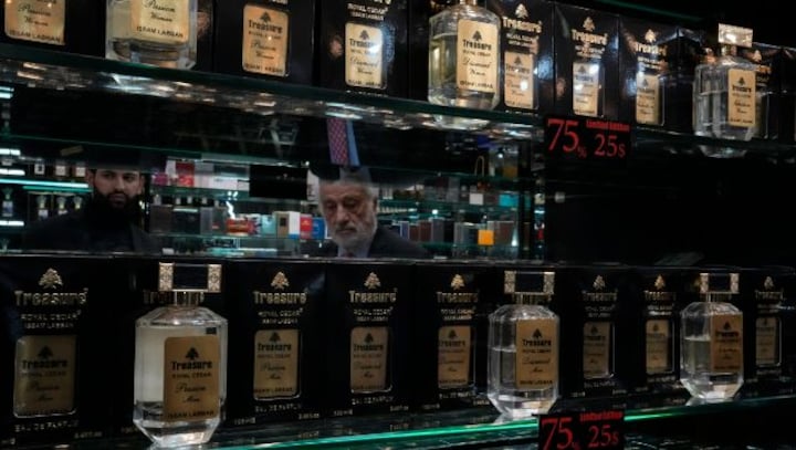 Lebanon adopts 'dollarization' as currency, economy crumble