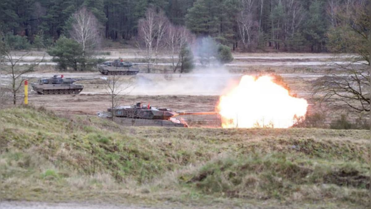 Leopard 2 tanks from Germany reach Ukraine