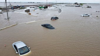 US: Thousands without power amid floods as storm lashes California
