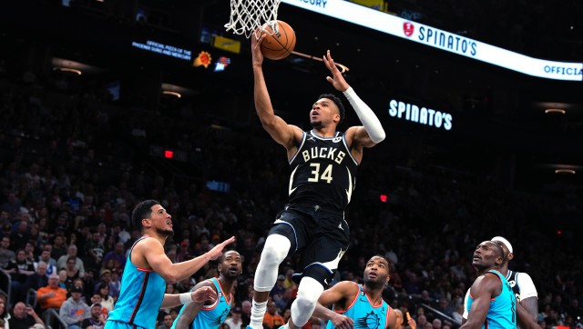 NBA: Bucks clinch playoff spot, top Suns 116-104 for 50th season win NBA: Bucks clinch playoff spot, top Suns 116-104 for 50th season win