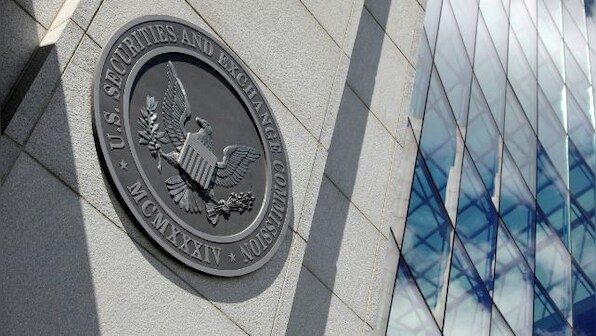 Lindsay Lohan, other celebs settle with SEC over crypto case