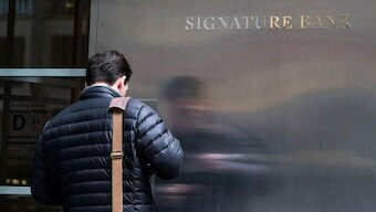 Signature Bank becomes next casualty of banking turmoil after Silicon Valley Bank