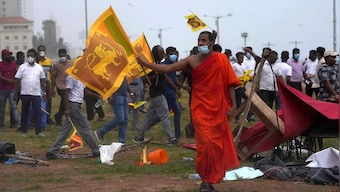 China pledges to help bankrupt Sri Lanka