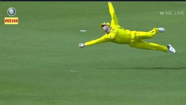 Watch: Steve Smith takes a stunning catch to dismiss Hardik Pandya in 2nd IND vs AUS ODI