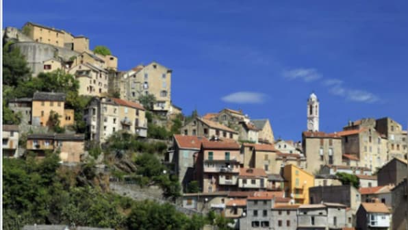 Protests in Corsica erupt as court bans use of local language in French Island