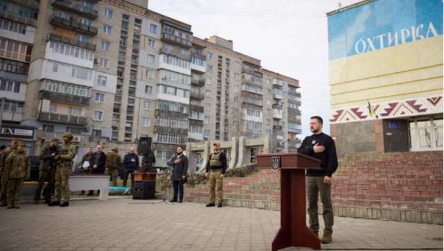Zelenskiy celebrates recapturing of two Ukrainian towns from Russians Zelenskiy celebrates recapturing of two Ukrainian towns from Russians
