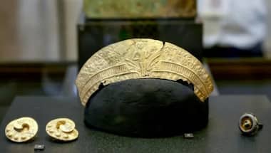 Britain returns 'priceless' stolen Angkor crown jewellery to Cambodia