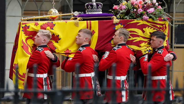 UK: Eight pallbearers who carried late Queen's coffin receive special honour in Demise Awards UK: Eight pallbearers who carried late Queen's coffin receive special honour in Demise Awards