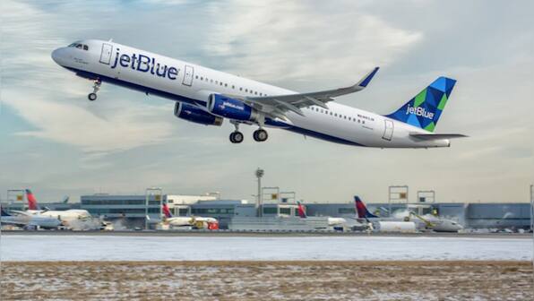 Major tragedy averted as two commercial planes nearly collided at runway in Boston