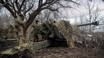 Ukraine vows not to give up on Bakhmut amid constant Russian attacks
