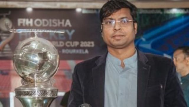 Hockey India distributes over 11,000 hockey sticks, over 3,300 balls, safety equipment to state member units, academies Hockey India distributes over 11,000 hockey sticks, over 3,300 balls, safety equipment to state member units, academies