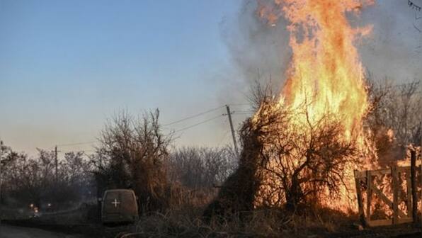 Russia 'fires' banned white phosphorus munitions in eastern Ukraine