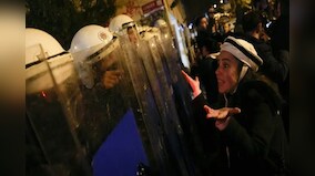 Women in Turkey brave ban on Istanbul march, get tear-gassed