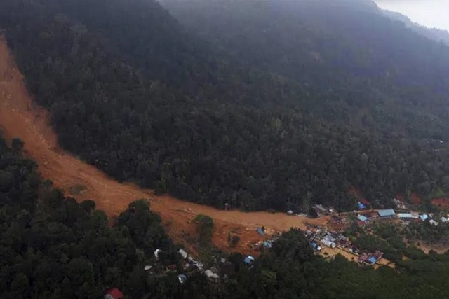 Indonesia landslide deaths climb to 21; dozens still missing Indonesia landslide deaths climb to 21; dozens still missing