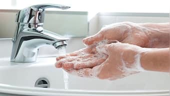 Is washing hands the way to fight antibiotic resistance?