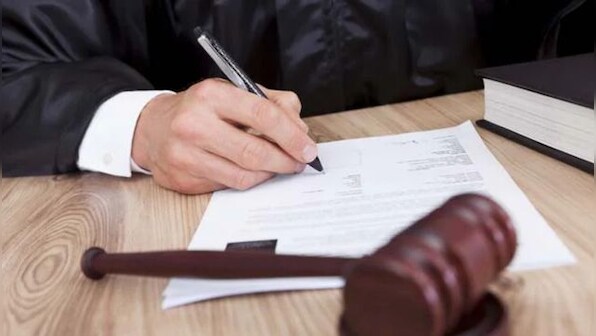 US man invokes new state law to sue 3 for securing abortion pills
