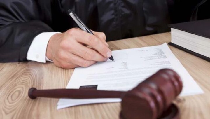 US man invokes new state law to sue 3 for securing abortion pills