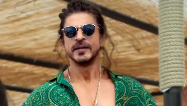 With Pathaan, Shah Rukh Khan hasn't only revived the Hindi film industry but Kashmir's craft industry too; here's how With Pathaan, Shah Rukh Khan hasn't only revived the Hindi film industry but Kashmir's craft industry too; here's how