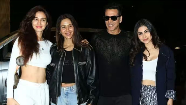 Akshay Kumar reaches Atlanta ahead of The Entertainers tour in US, receives grand welcome Akshay Kumar reaches Atlanta ahead of The Entertainers tour in US, receives grand welcome