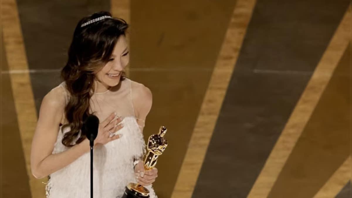 Michelle Yeoh makes history, becomes the first Asian actress to win the Oscar