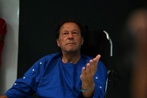 'How a country becomes a banana republic,' says ex-Pakistan PM Imran Khan as police arrive at his home to arrest him 'How a country becomes a banana republic,' says ex-Pakistan PM Imran Khan as police arrive at his home to arrest him