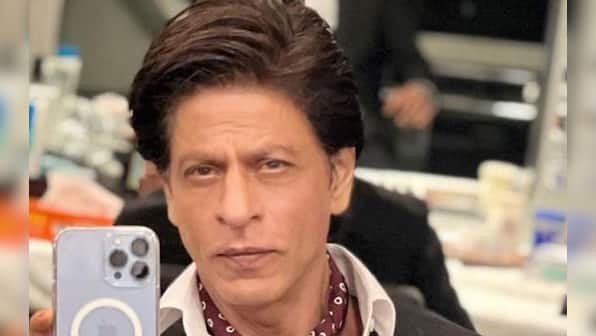 From Shah Rukh Khan to Saif Ali Khan to Akshay Kumar, celebrities flaunting their clean-shaven look back in trend