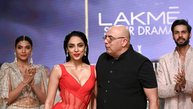 EXCLUSIVE! Tarun Tahiliani: An ode to the timeless Indian drape EXCLUSIVE! Tarun Tahiliani: An ode to the timeless Indian drape