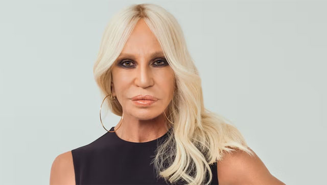 Donatella Versace reaches for the stars with glittery Hollywood show three days before the Oscars Donatella Versace reaches for the stars with glittery Hollywood show three days before the Oscars